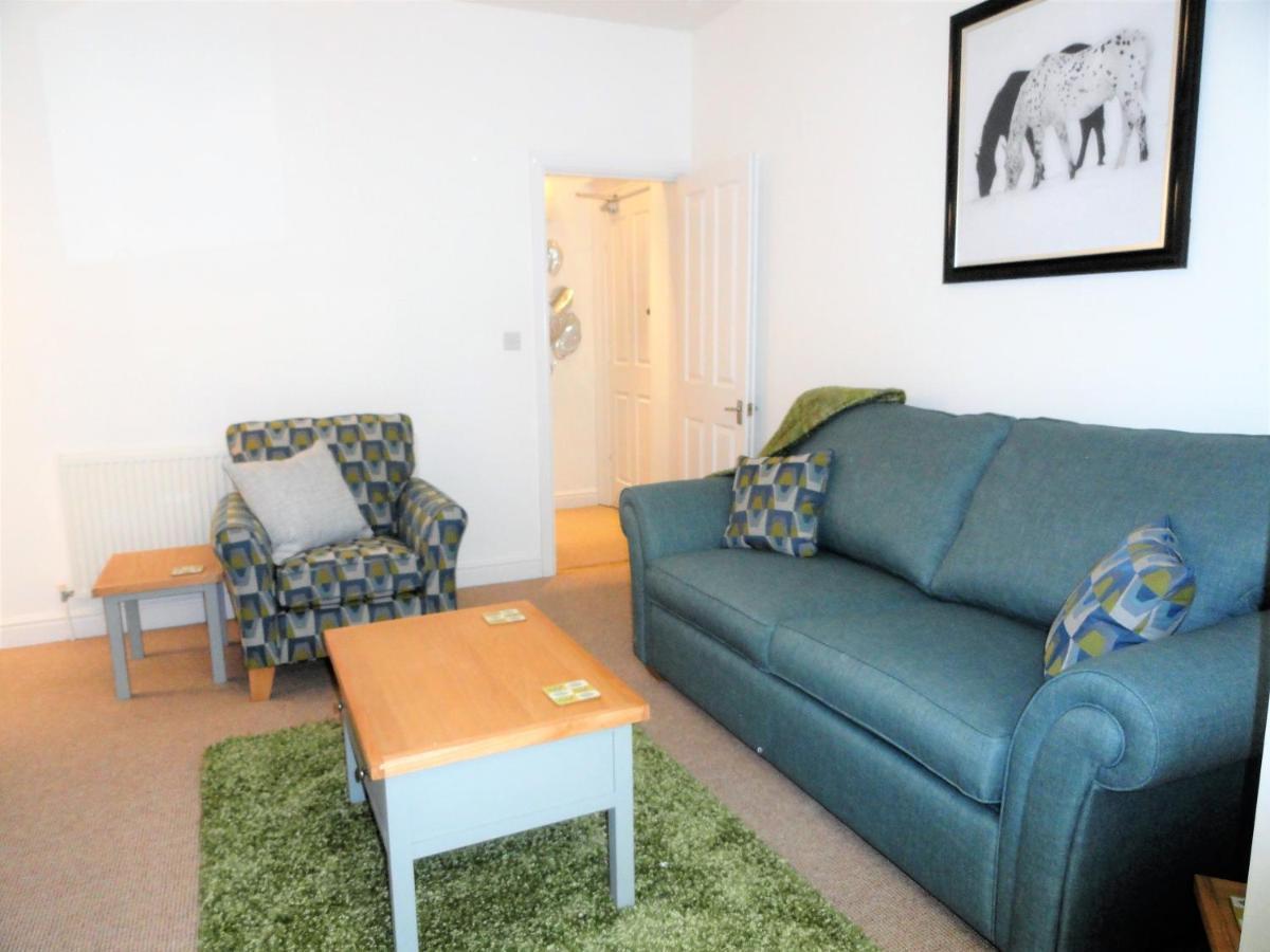 Homely And Well Appointed Priory By Cliftonvalley