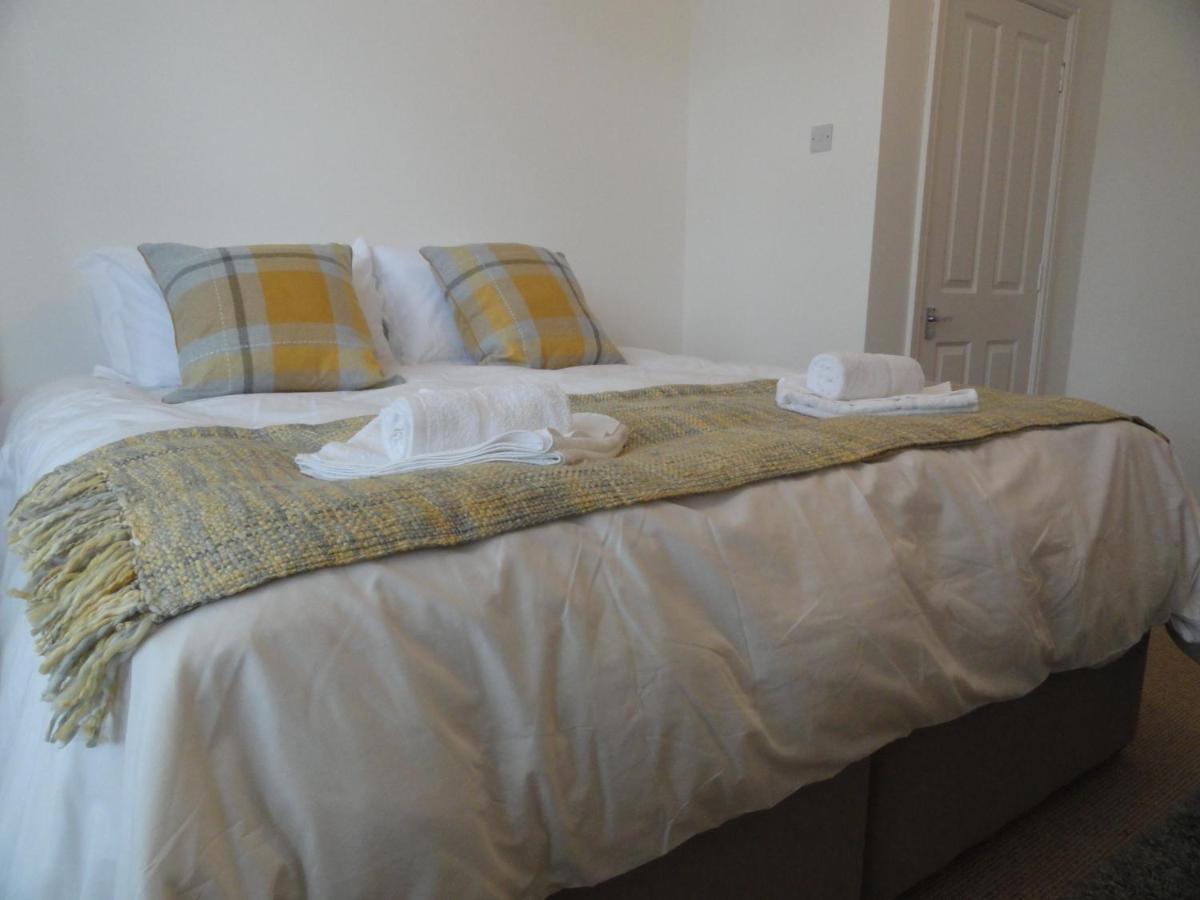 Homely And Well Appointed Priory By Cliftonvalley Bristol